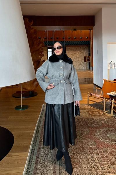 Büşra Kaban Gri Gri