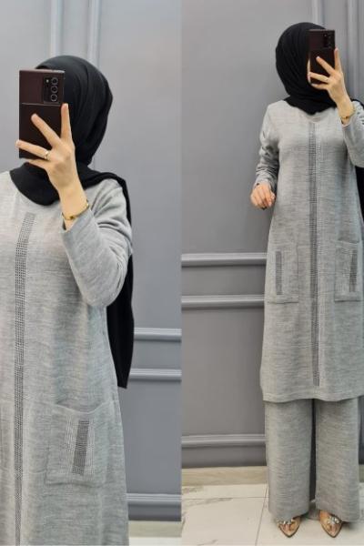 Önü Taşlı Triko Takımım Gri