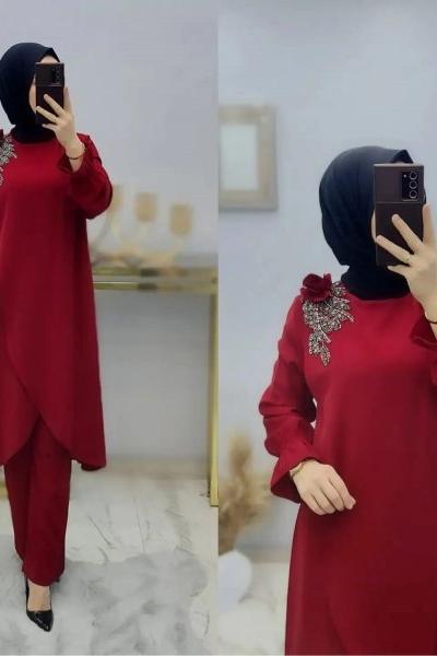 Yakası Taş Detaylı takımım Kırmızı