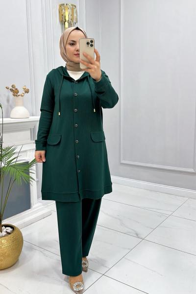 Takım ikili Melda Yeşil